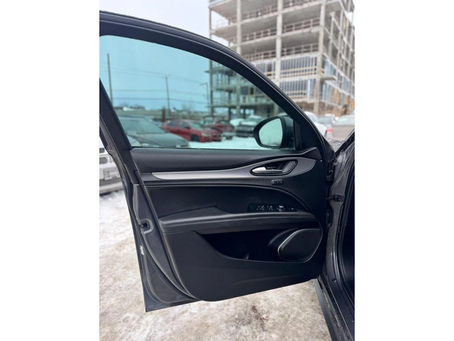 Alfa Romeo Stelvio - автомобили, коли, обяви за нови и употребявани 14