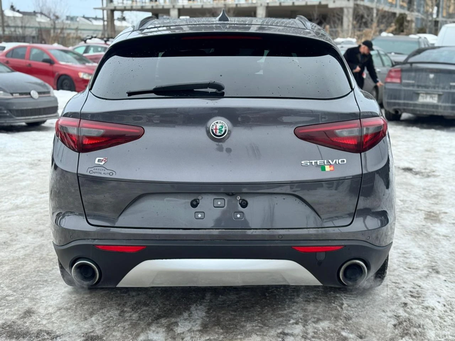 Alfa Romeo Stelvio - автомобили, коли, обяви за нови и употребявани 4