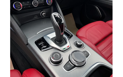 Alfa Romeo Stelvio АвтоКредит* (ЦЕНА ДО БГ)Alfa Romeo Stelvio Veloce - автомобили, коли, обяви за нови и употребявани 11