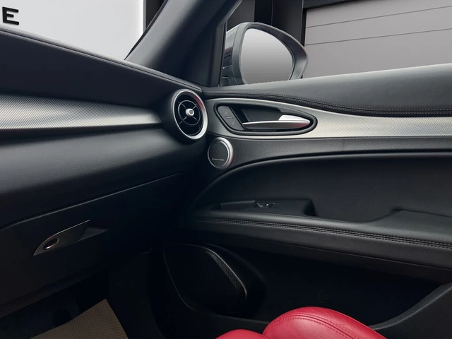 Alfa Romeo Stelvio АвтоКредит* (ЦЕНА ДО БГ)Alfa Romeo Stelvio Veloce - автомобили, коли, обяви за нови и употребявани 14