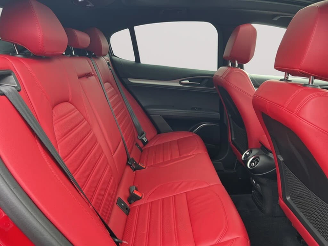 Alfa Romeo Stelvio АвтоКредит* (ЦЕНА ДО БГ)Alfa Romeo Stelvio Veloce - автомобили, коли, обяви за нови и употребявани 8