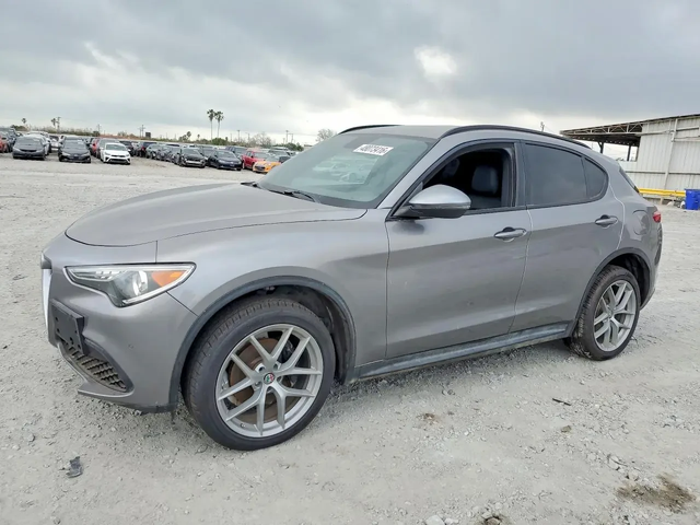 Alfa Romeo Stelvio SPORT - автомобили, коли, обяви за нови и употребявани 1