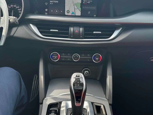 Alfa Romeo Stelvio * Veloce * 2 КЛЮЧА* ПОДГРЕВ* KEYLESS* PANO* - автомобили, коли, обяви за нови и употребявани 8