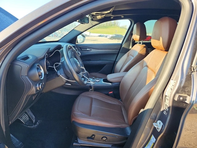 Alfa Romeo Stelvio TI| HARMAN&KARDON| DISTRONIC| ПАНО| - автомобили, коли, обяви за нови и употребявани 6