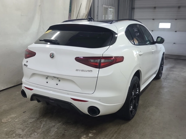 Alfa Romeo Stelvio Veloce * ПАНОРАМА * 2 КЛЮЧА * СЕРВИЗНА ИСТ - автомобили, коли, обяви за нови и употребявани 3