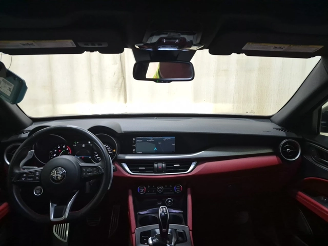 Alfa Romeo Stelvio TI SPORT 2.0T * * CARFAX * * АВТО КРЕДИТ * * - автомобили, коли, обяви за нови и употребявани 7