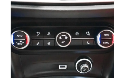 Alfa Romeo Stelvio 2022 Alfa Romeo Stelvio Veloce - автомобили, коли, обяви за нови и употребявани 8