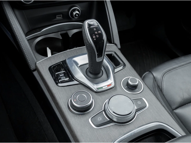 Alfa Romeo Stelvio 2020 Alfa Romeo Stelvio TI - автомобили, коли, обяви за нови и употребявани 9