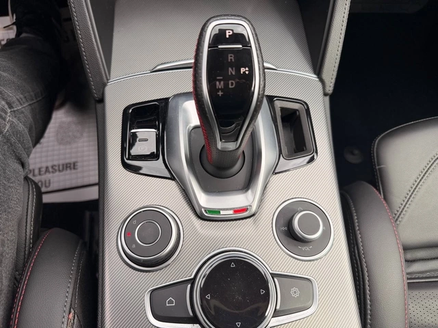 Alfa Romeo Stelvio COMPETEZIONE PACKAGE* AWD* - автомобили, коли, обяви за нови и употребявани 12
