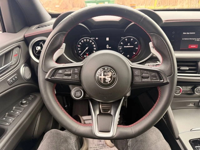 Alfa Romeo Stelvio COMPETEZIONE PACKAGE* AWD* - автомобили, коли, обяви за нови и употребявани 1