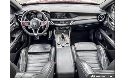 Alfa Romeo Stelvio Ti Sport / HARMAN KARDON / ПАНОРАМА / - автомобили, коли, обяви за нови и употребявани 11