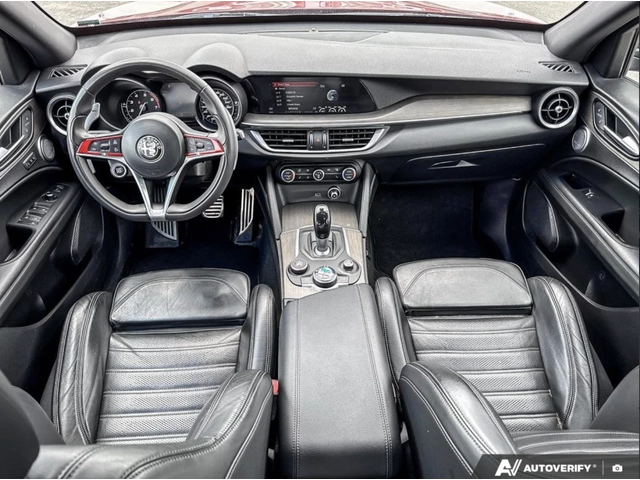 Alfa Romeo Stelvio Ti Sport / HARMAN KARDON / ПАНОРАМА / - автомобили, коли, обяви за нови и употребявани 11