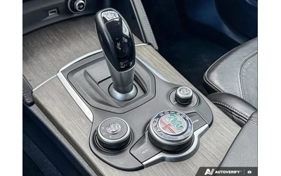 Alfa Romeo Stelvio Ti Sport / HARMAN KARDON / ПАНОРАМА / - автомобили, коли, обяви за нови и употребявани 14