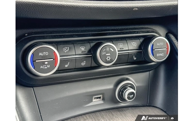 Alfa Romeo Stelvio Ti Sport / HARMAN KARDON / ПАНОРАМА / - автомобили, коли, обяви за нови и употребявани 15