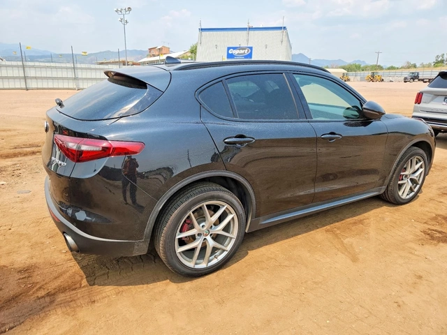 Alfa Romeo Stelvio Sport* AWD* HARMAN* KARDON* ПОДГРЕВ* КАМЕРА* - автомобили, коли, обяви за нови и употребявани 4