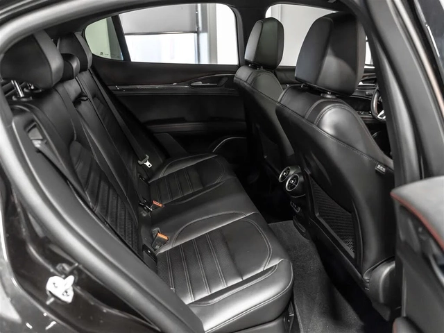 Alfa Romeo Stelvio Estrema AWD/PANOROOF/DRIVE-ASSISTS/PREMIUM - автомобили, коли, обяви за нови и употребявани 11