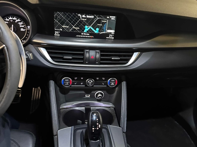Alfa Romeo Stelvio TI* AWD* Пано* Сервизна история - автомобили, коли, обяви за нови и употребявани 6