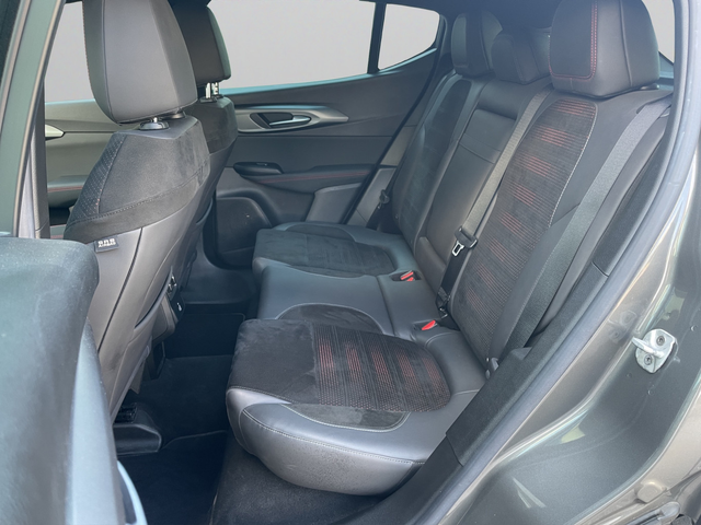 Alfa Romeo Tonale Veloce 1.3 PHEV 280 hp EAT6 - автомобили, коли, обяви за нови и употребявани 11