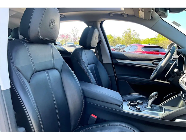 Alfa Stelvio Sport |Heated Leather |Panoroof |SafetyTech |AWD All Wheel Drive - автомобили, коли, обяви за нови и употребявани 6