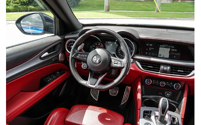 Alfa Stelvio Ti Sport |AWD|ONE OWNER|BSM|NAVI|PANO|RED INT All Wheel Drive - автомобили, коли, обяви за нови и употребявани 16