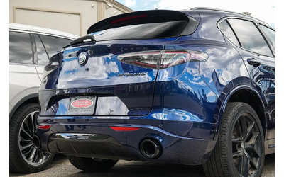 alfa-stelvio-ti-sport-awd-one-owner-bsm-navi-pano-red-int-all-wheel-drive - 5