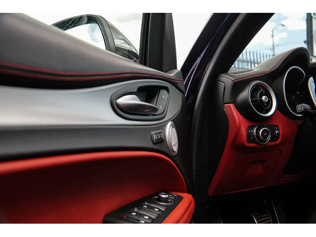 Alfa Stelvio Ti Sport |AWD|ONE OWNER|BSM|NAVI|PANO|RED INT All Wheel Drive - автомобили, коли, обяви за нови и употребявани 8