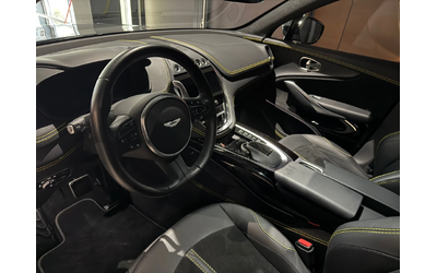 aston-martin-dbx - 3