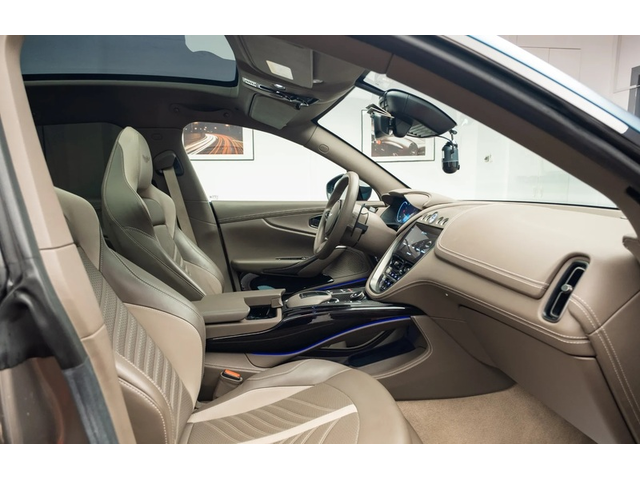 ASTON MARTIN DBX DBX 707 4.0 V8 AWD - автомобили, коли, обяви за нови и употребявани 10