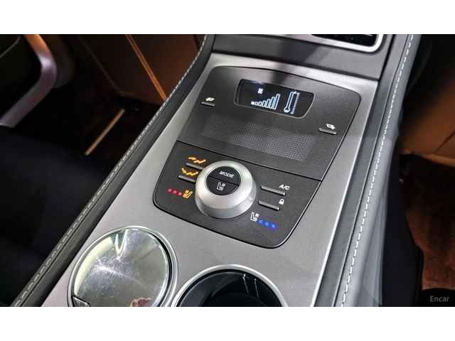 Aston Martin Rapide - автомобили, коли, обяви за нови и употребявани 5