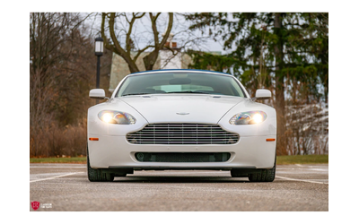 aston-martin-v8-vantage - 0
