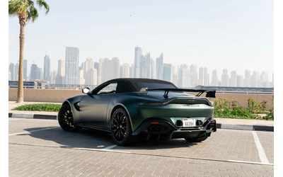 aston-martin-v8-vantage - 3