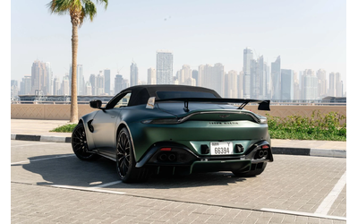 aston-martin-v8-vantage - 4