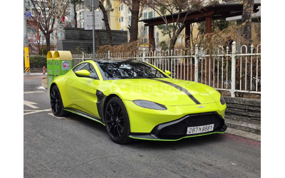 aston-martin-v8-vantage - 0
