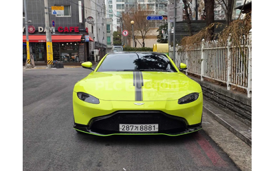 aston-martin-v8-vantage - 1