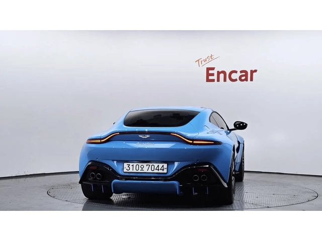 Aston Martin V8 Vantage - автомобили, коли, обяви за нови и употребявани 3