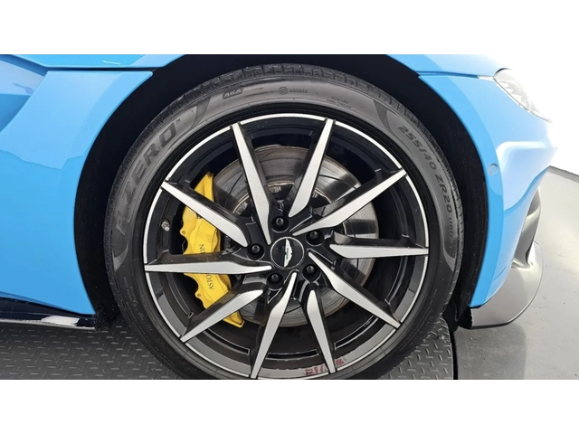 Aston Martin V8 Vantage - автомобили, коли, обяви за нови и употребявани 4