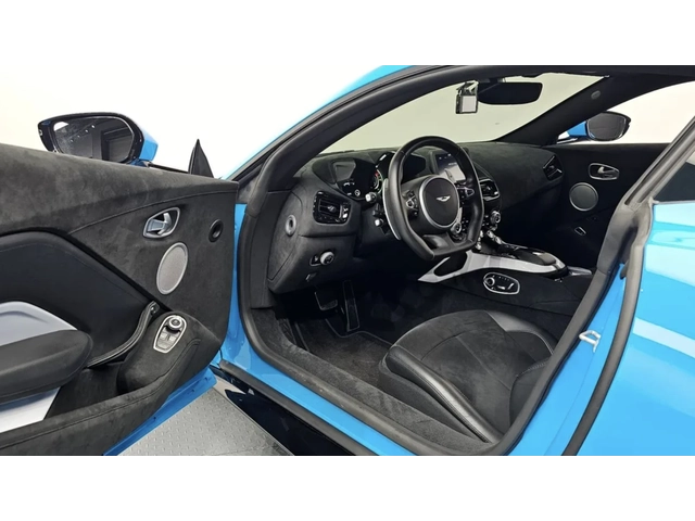 Aston Martin V8 Vantage - автомобили, коли, обяви за нови и употребявани 9