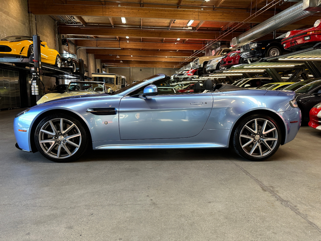 ASTON V8 Vantage 4.7L 8cyl Rear Wheel Drive - автомобили, коли, обяви за нови и употребявани 8