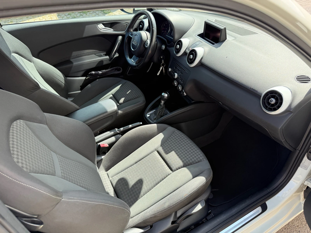 Audi A1 S-Line+ S-Tronic+ Bose+ Led+ Панорама - автомобили, коли, обяви за нови и употребявани 9