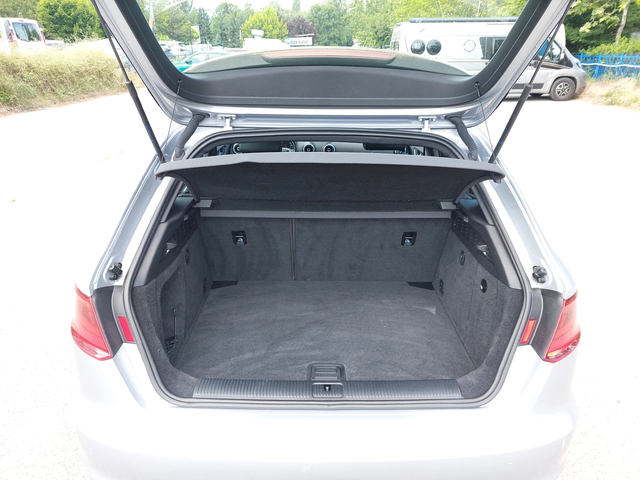 Audi A3 1, 6TDI 110ps S-Line - автомобили, коли, обяви за нови и употребявани 16