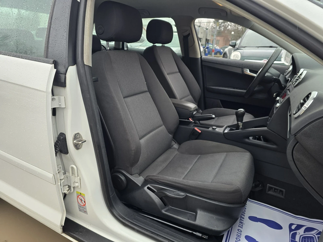 Audi A3 1.6TDI 90к.с S-line - автомобили, коли, обяви за нови и употребявани 12