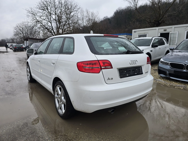 Audi A3 1.6TDI 90к.с S-line - автомобили, коли, обяви за нови и употребявани 2