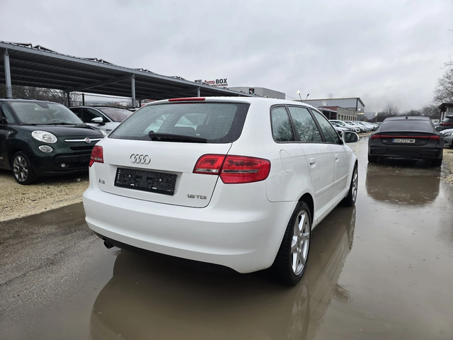 Audi A3 1.6TDI 90к.с S-line - автомобили, коли, обяви за нови и употребявани 3