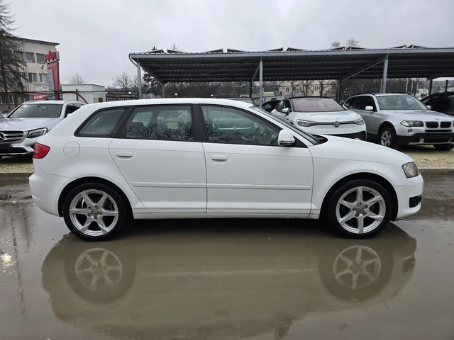 Audi A3 1.6TDI 90к.с S-line - автомобили, коли, обяви за нови и употребявани 7
