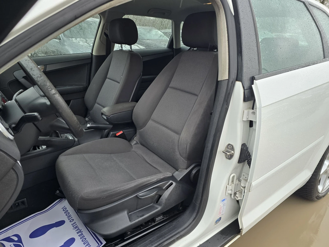 Audi A3 1.6TDI 90к.с S-line - автомобили, коли, обяви за нови и употребявани 9