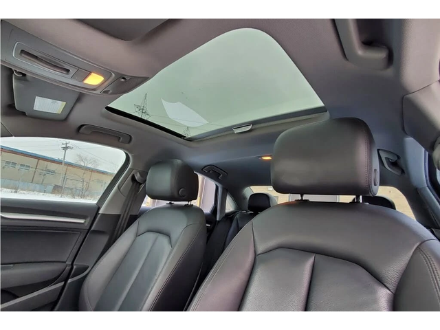 Audi A3 2.0T* Komfort* FWD* АвтоКредит* (ЦЕНА ДО БГ) - автомобили, коли, обяви за нови и употребявани 15