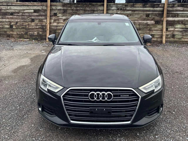 Audi A3 KOMFORT /CARFAX /Кожа/Подгрев/Панорама/4х4/Клип - автомобили, коли, обяви за нови и употребявани 1