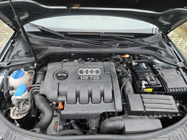 Audi A3 1.9TDI-105кс= FACELIFT= КЛИМАТРОНИК - автомобили, коли, обяви за нови и употребявани 16