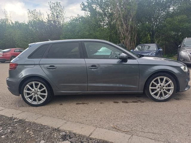 Audi A3 1.6 TDI - автомобили, коли, обяви за нови и употребявани 3
