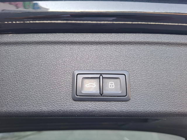 Audi A4 2.0tdi S-Line 4x4 Navi - автомобили, коли, обяви за нови и употребявани 13